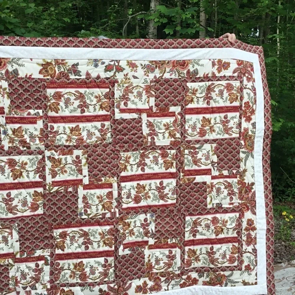 NWT Hand Crafted Elizabethan Tulip Print Quilt